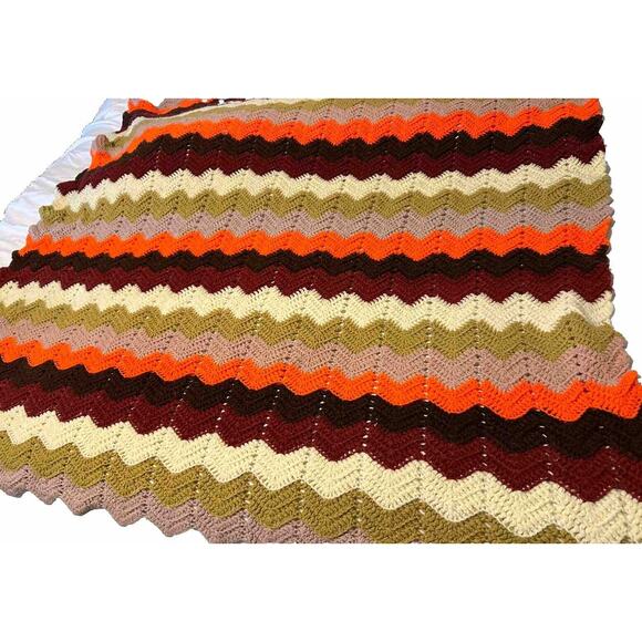 VTG 70's Gold, Orange, Brown, Red Chevron Crochet Hippie Boho Granny Afghan B - Picture 2 of 4